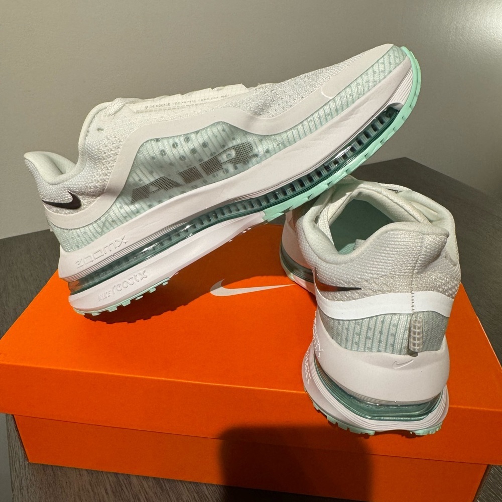 Nike Women’s Pegasus Premium - Picture 3 of 5